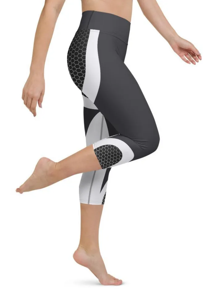 Beehive Geometric Yoga Capris Onyx Gray