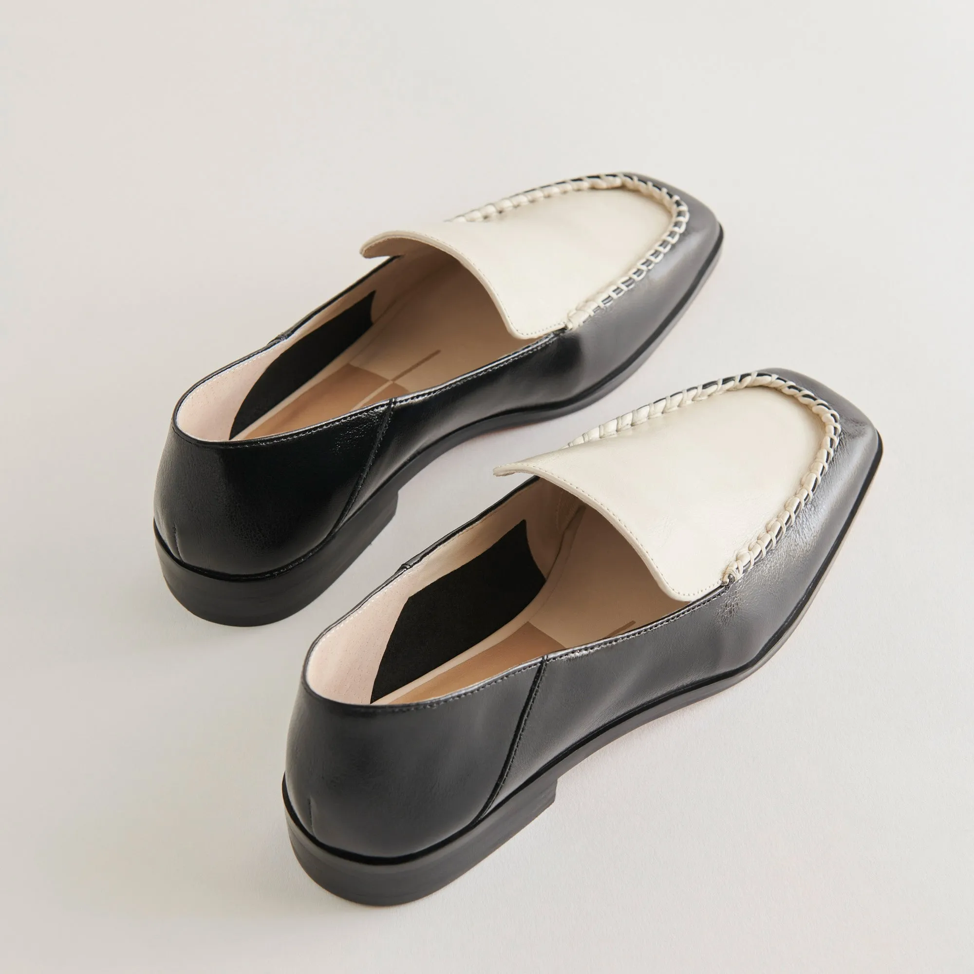 BENY FLATS WHITE BLACK CRINKLE PATENT