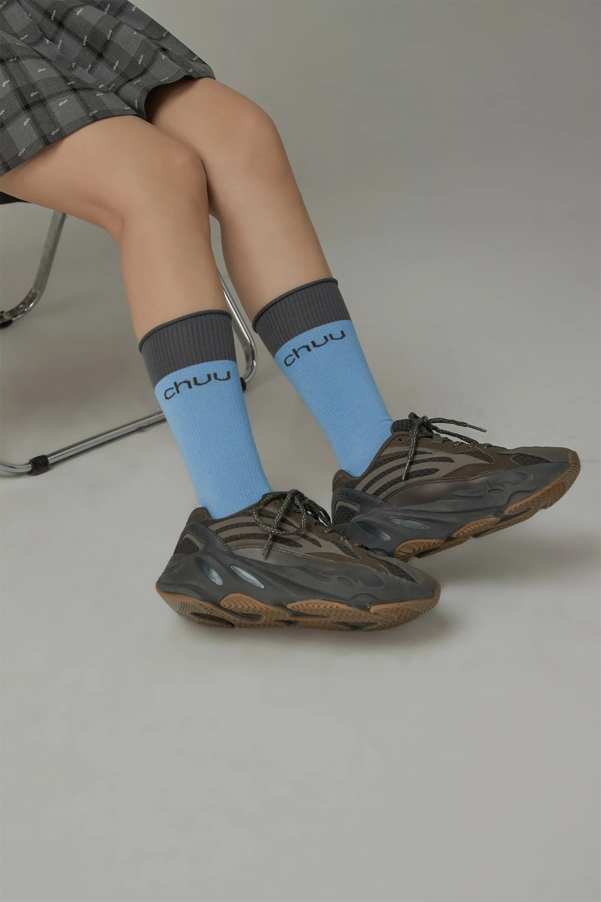 Chuu Logo Color Blocked High Socks