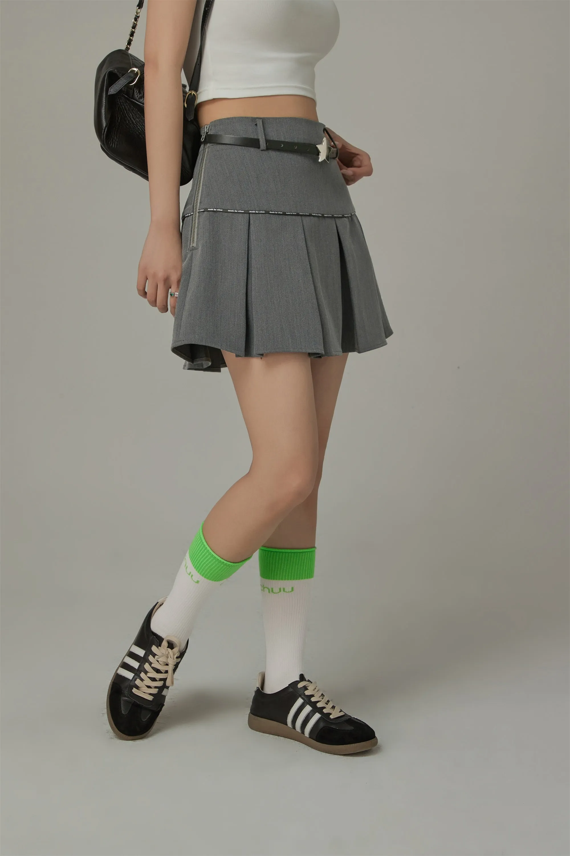 Chuu Logo Color Blocked High Socks