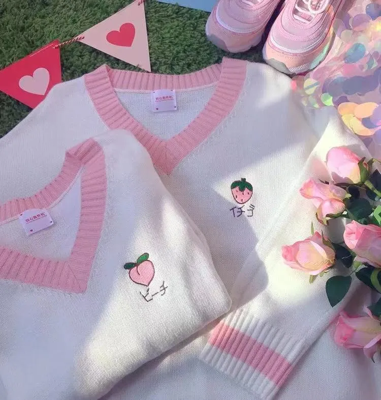 CUTE STRAWBERRY PEACH EMBROIDERIED SWEATER BY23033