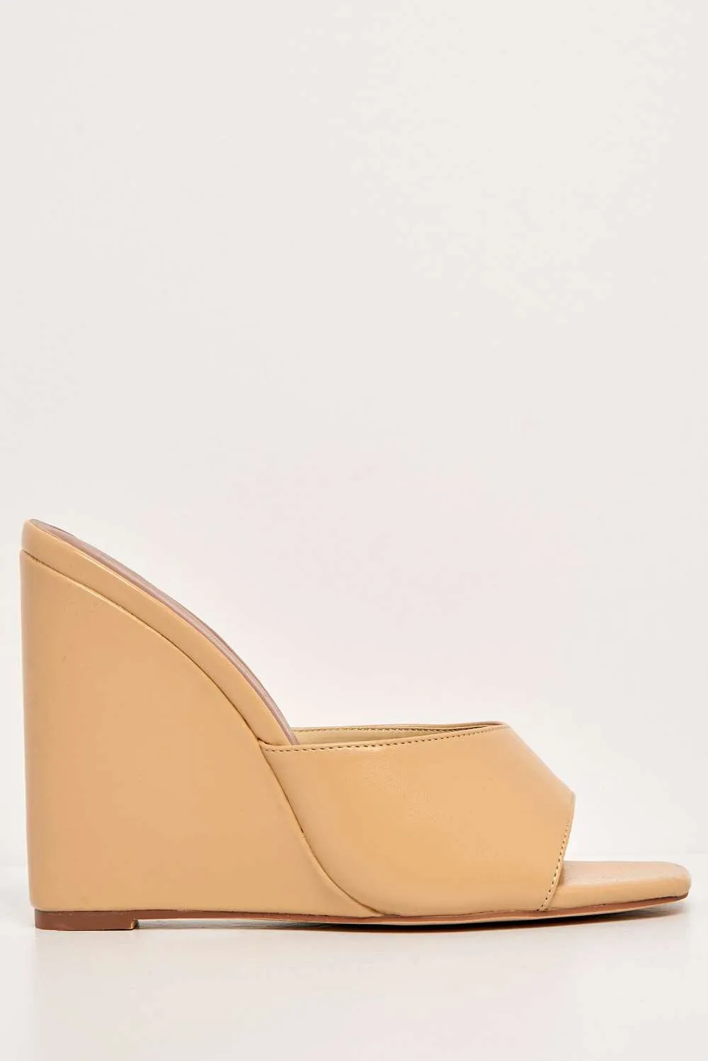 Dune Plain Band Wedge Mule in Nude PU