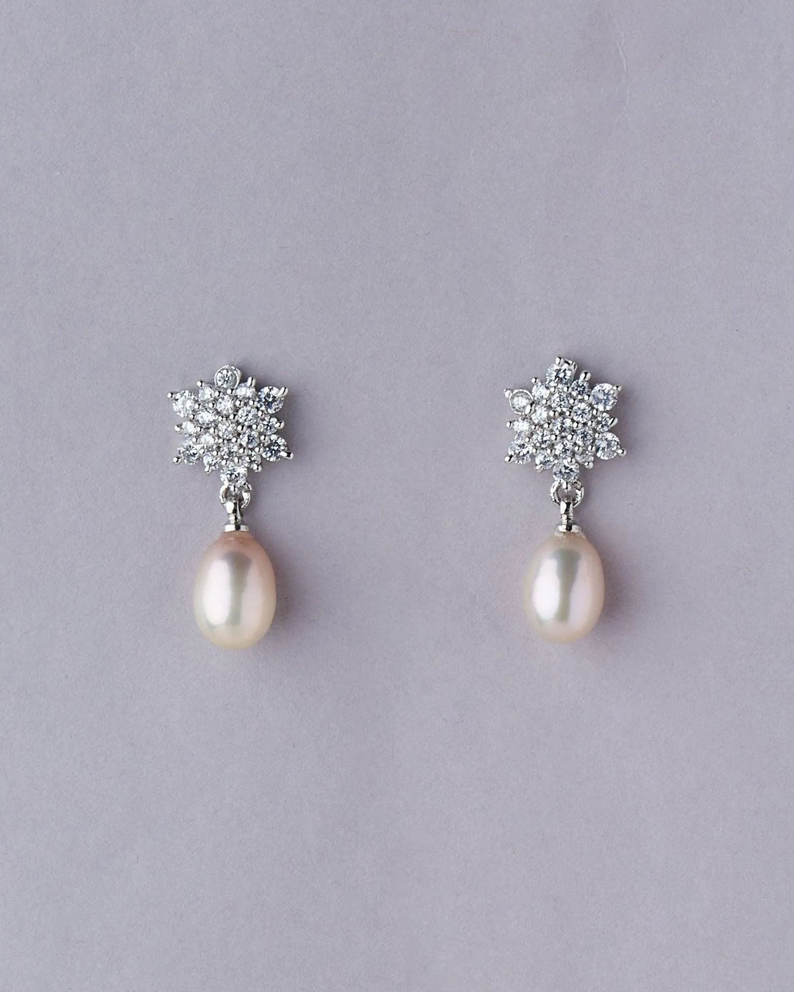 Elegant Pearl Hanging Earring