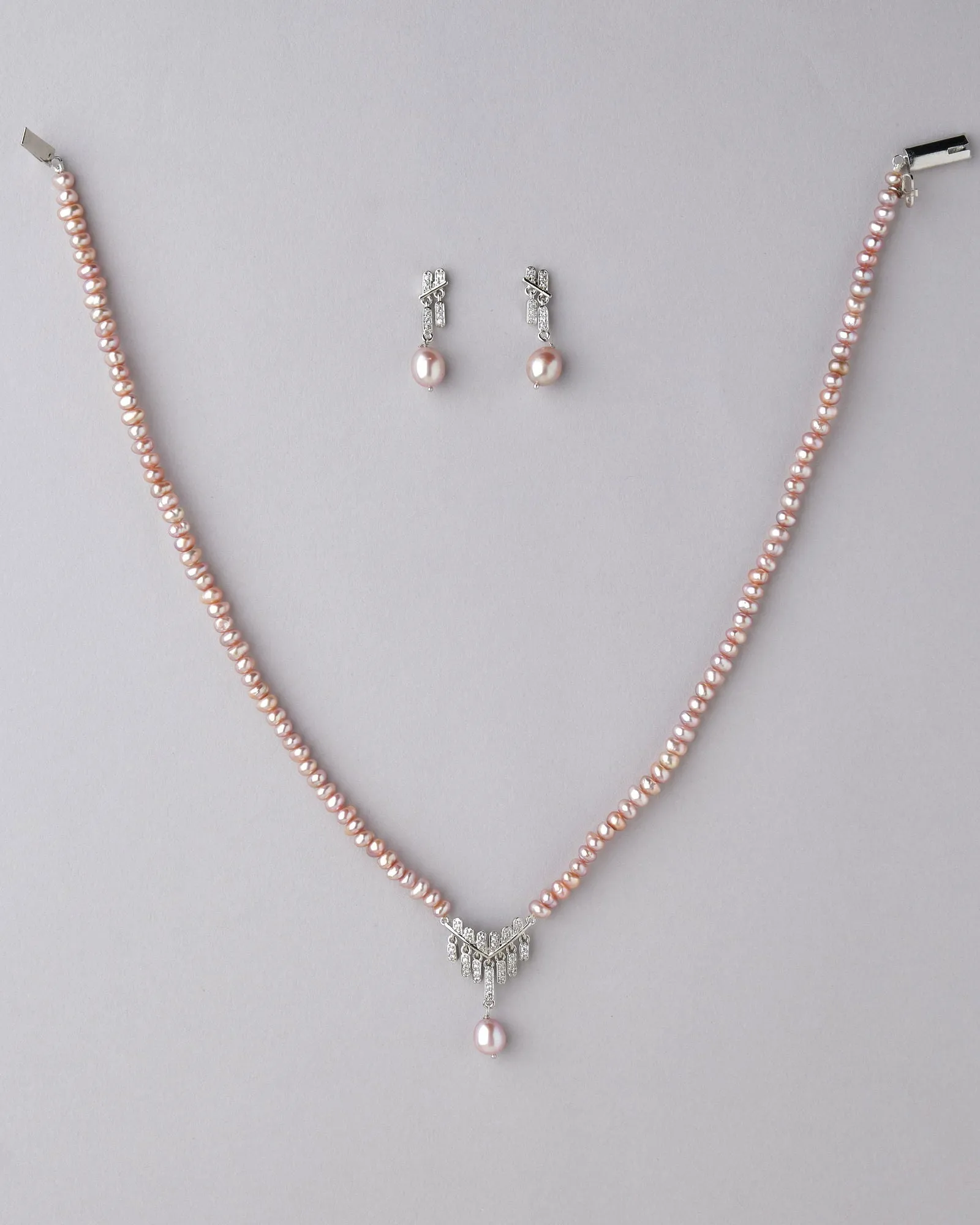 Elegant Pearl Necklace Set