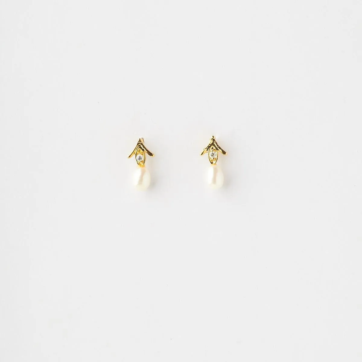 Elegant Pearl Stud Earring