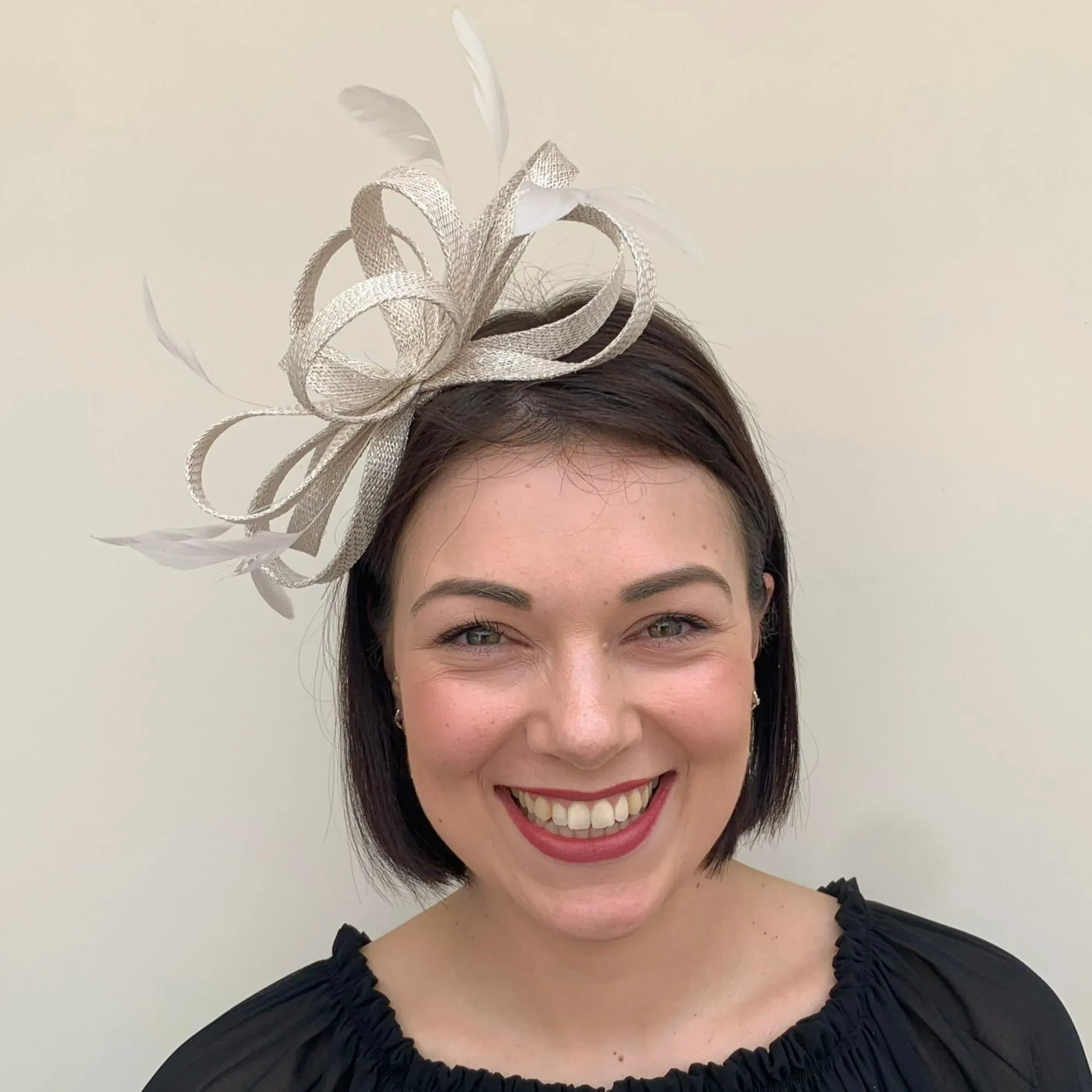 J Bees JB22/238 Fascinator On Headband In Neutrals & Ivory