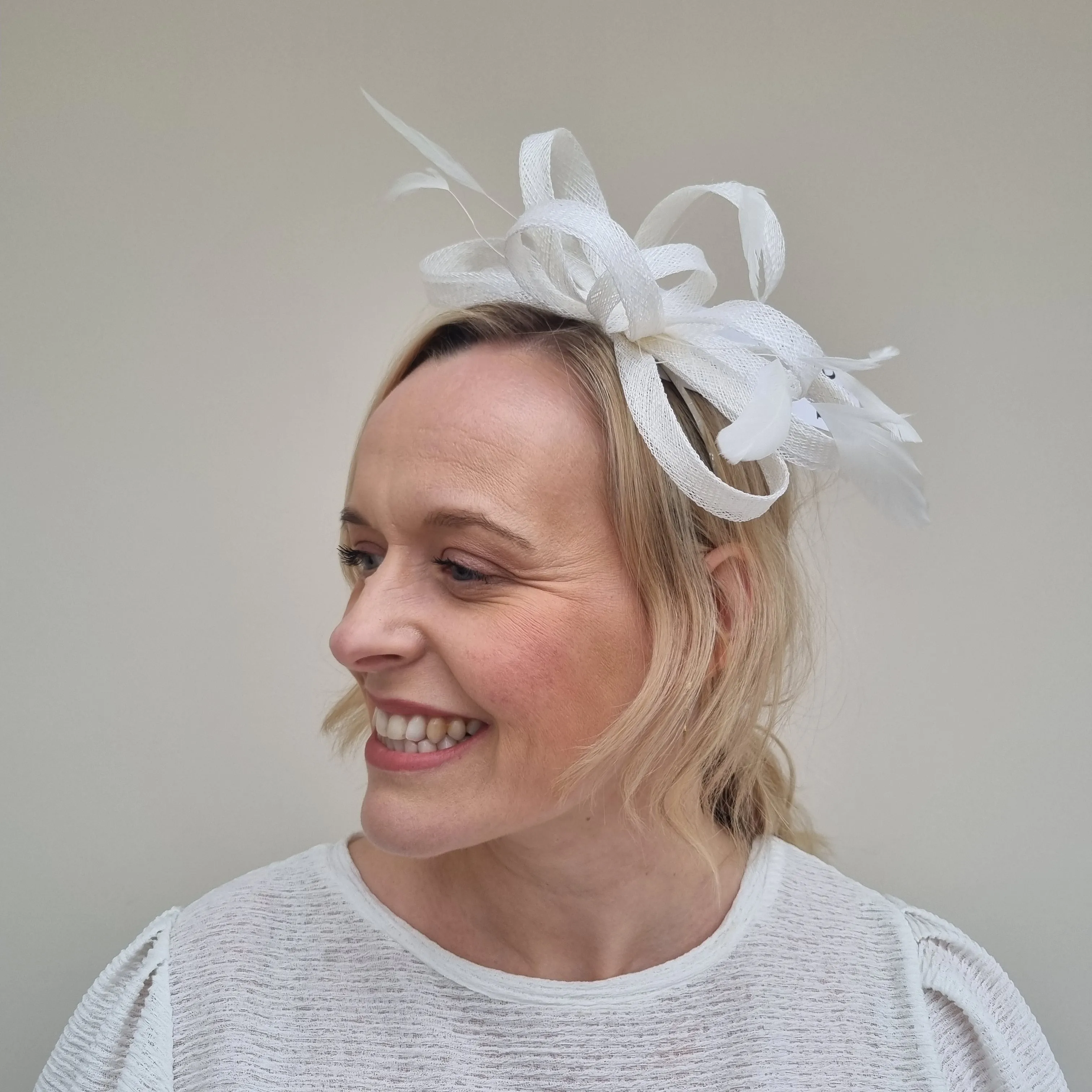 J Bees JB22/238 Fascinator On Headband In Neutrals & Ivory