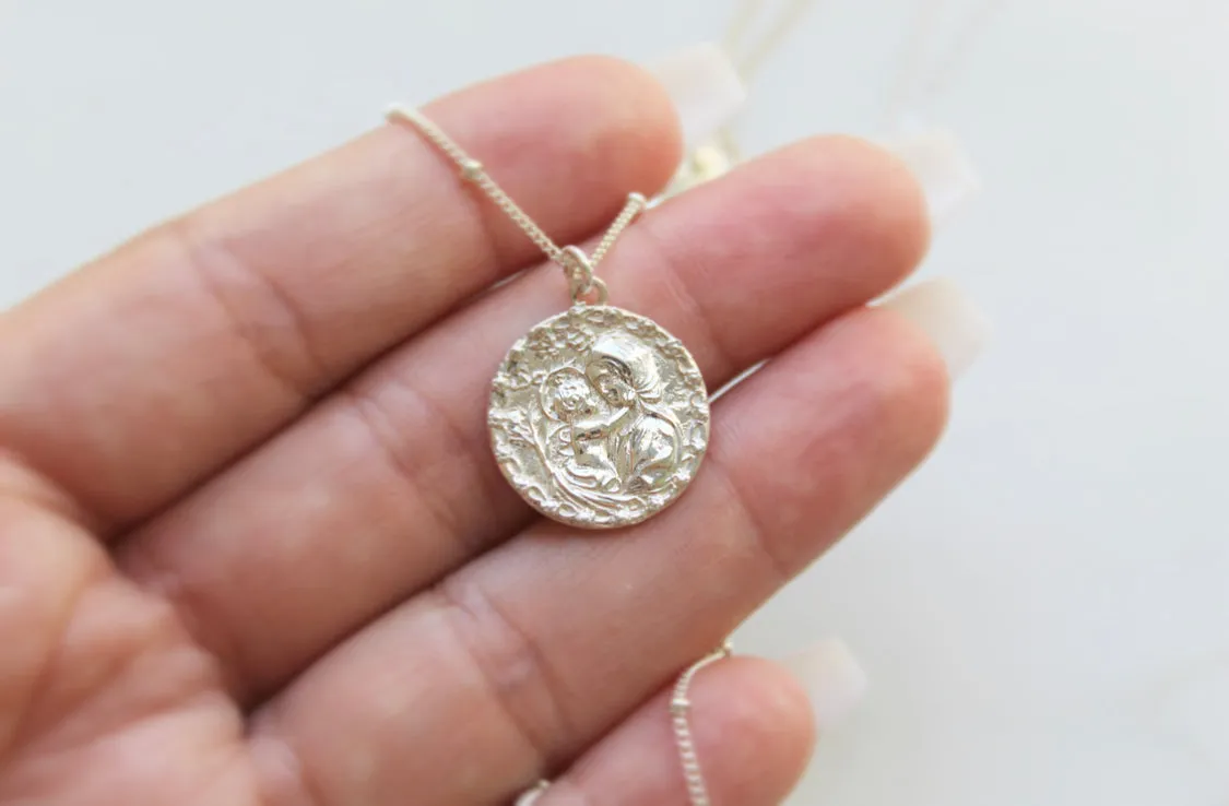 Mother and Child Necklace in 925 Sterling Silver