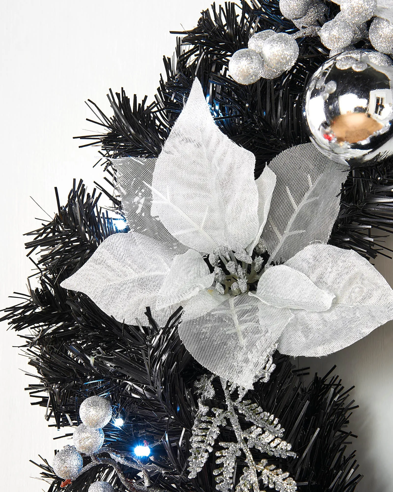 Pre-Lit Decorated Wreath, Black/Silver, 60 cm