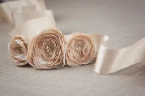 Rustic Wedding Sash, Wedding Belt, Flower Sash, Beige Wedding Sash, Champagne Belt, Floral Bridal Belt